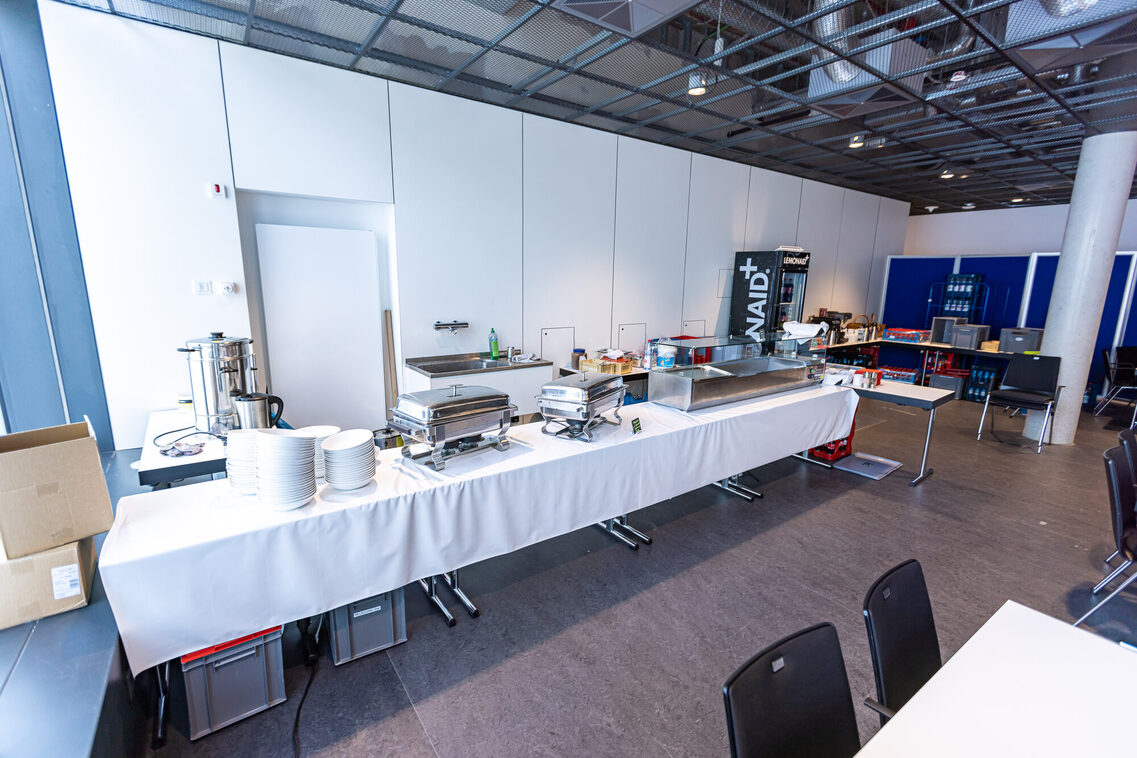 Tische und Catering-Bereich