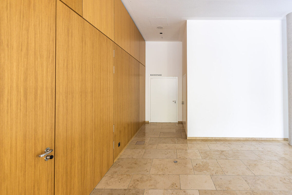 Hinterer Eingang zum Backstagebereich im RMCC