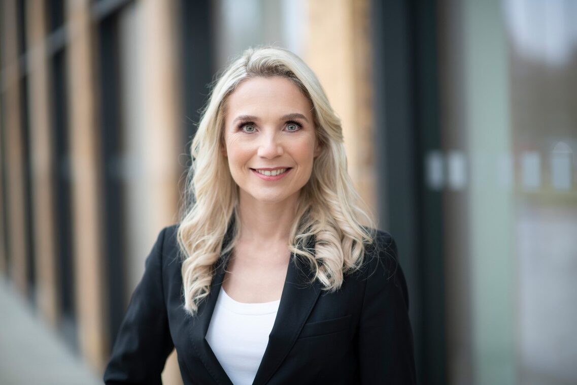 Sesión fotográfica frente al RMCC