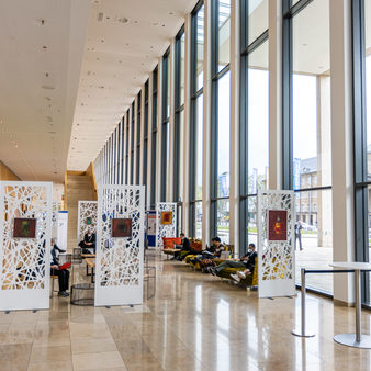 Kongress der Deutschen Gesellschaft für Innere Medizin - Lounge Zone im Foyer