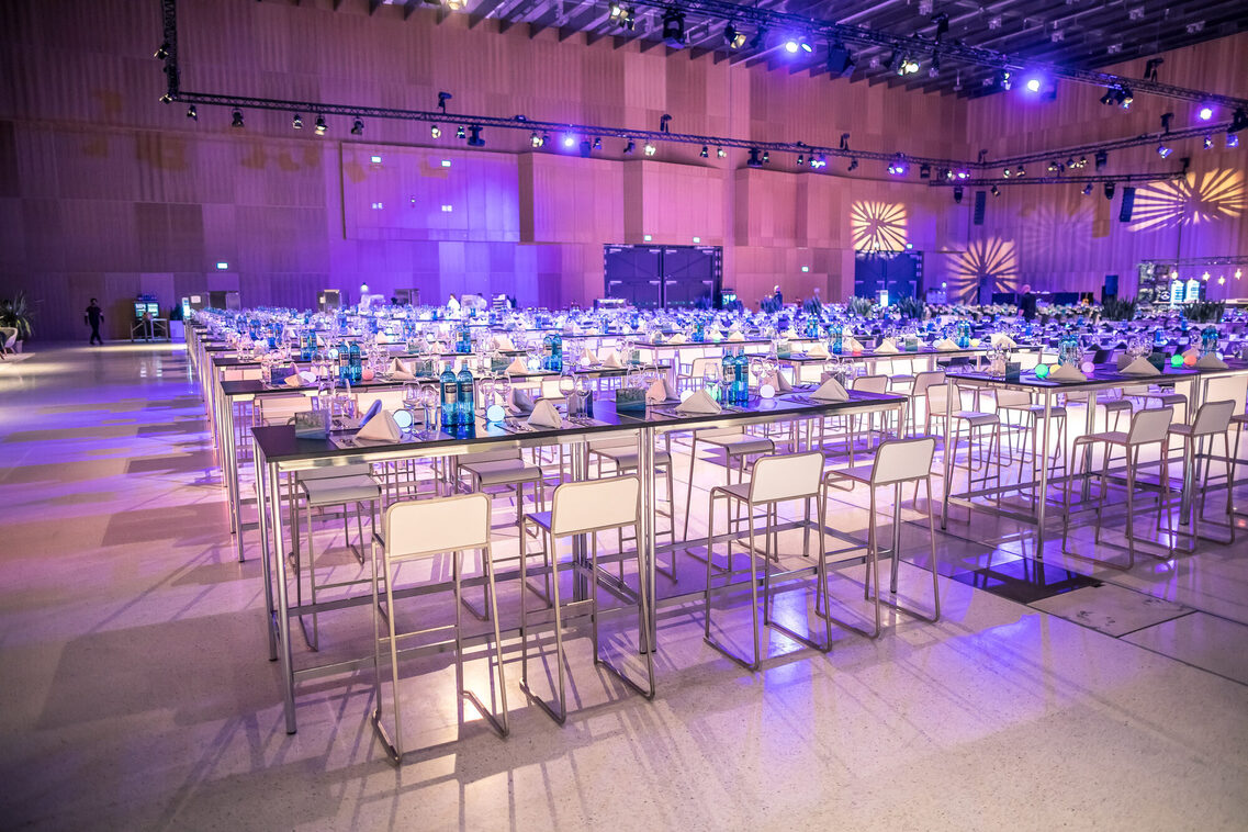 Halle Nord Bistrobestuhlung