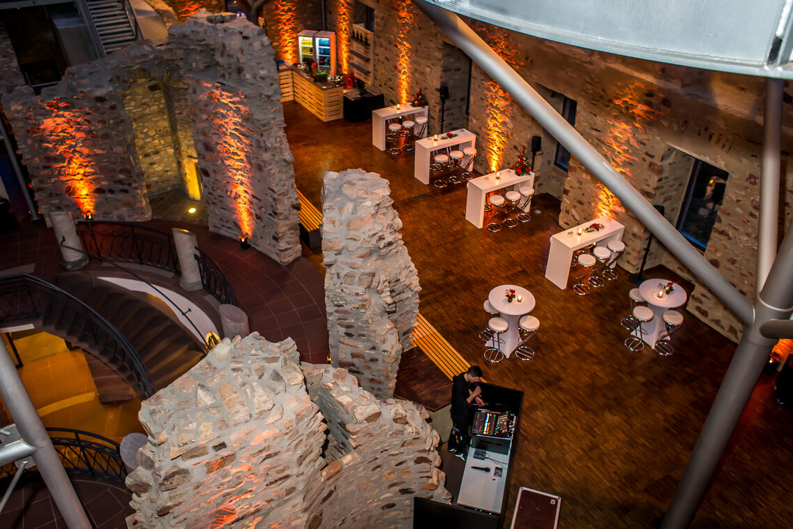 Jagdschloss Platte mit Abendbeleuchtung