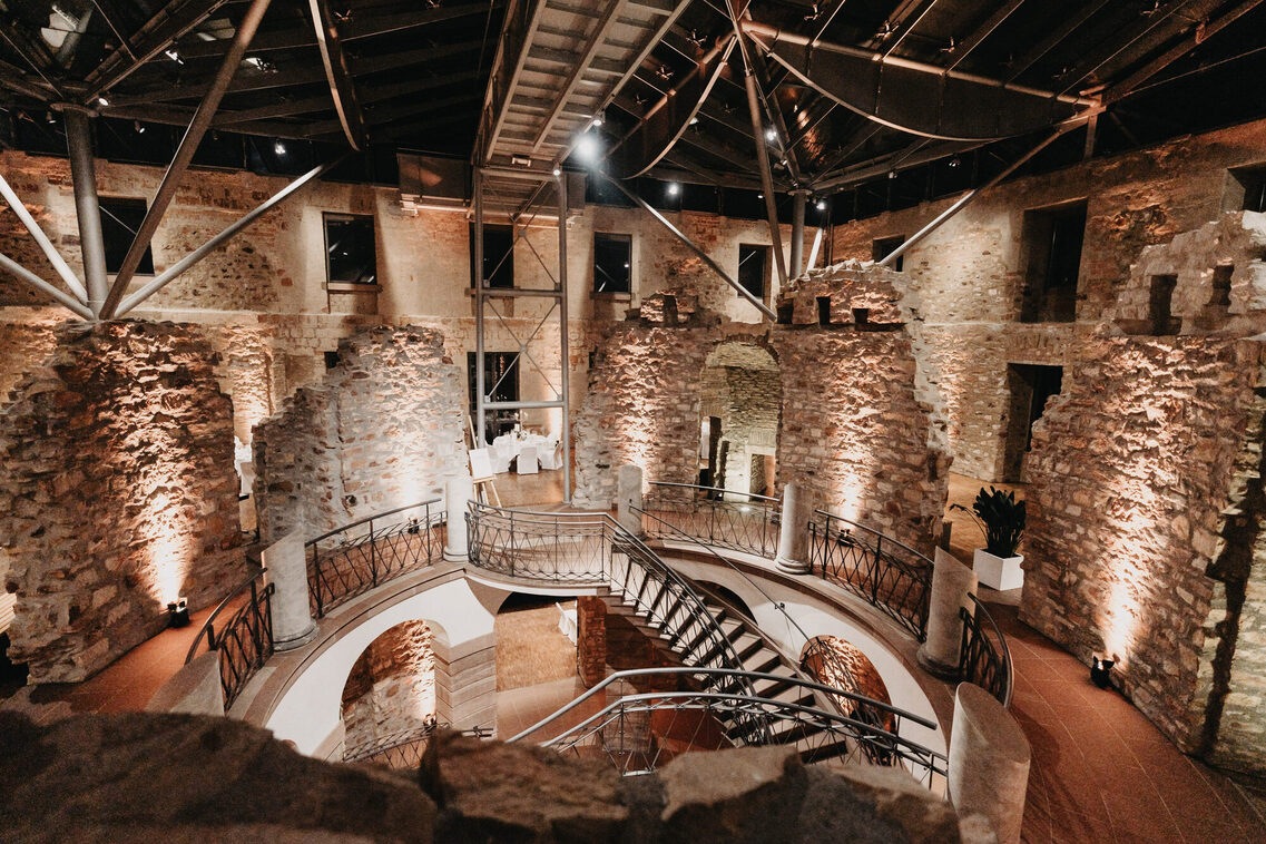 Jagdschloss Platte mit Abendbeleuchtung