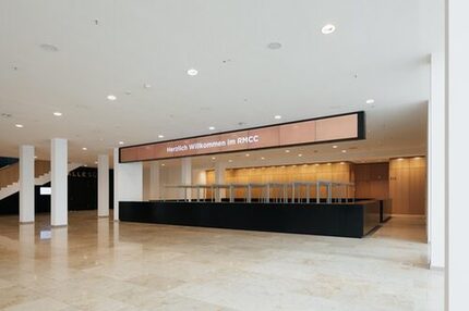 Foyer Zentral Garderobe