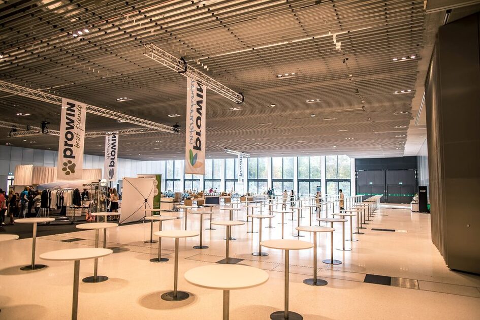 Halle Süd Stehtische