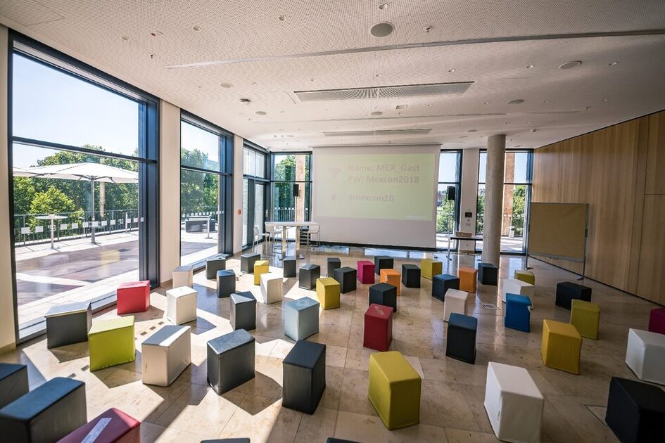 Studio Terrasse 2.1 Sitzblöcke