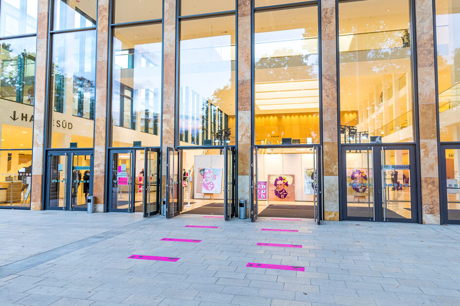 Eingang Zentral Bodenmarkierungen