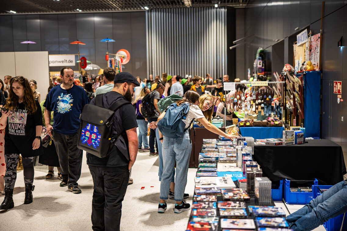 Veranstaltungsgäste während einer Ausstellung im RMCC