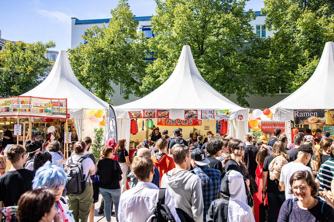 Gäste während eines Matsuri Festivals im RMCC