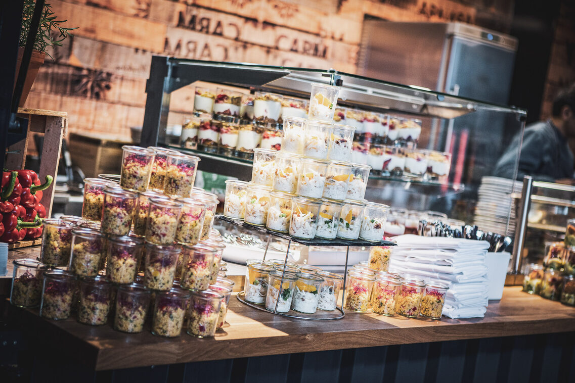 عداد في حاوية الطعام