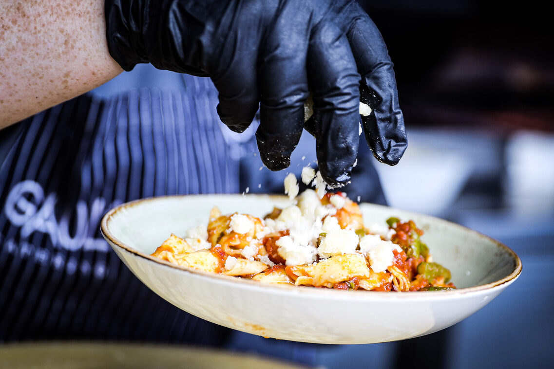 الطعام على الطبق