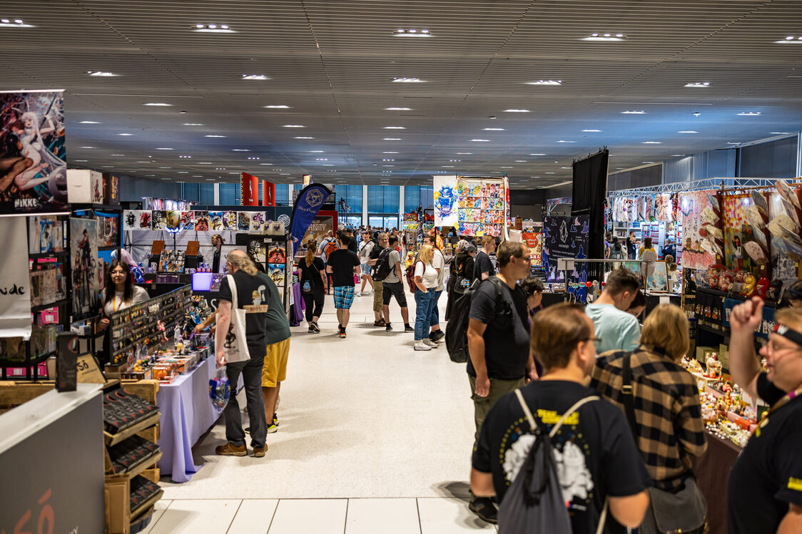 Connichi Gäste in der Messehalle