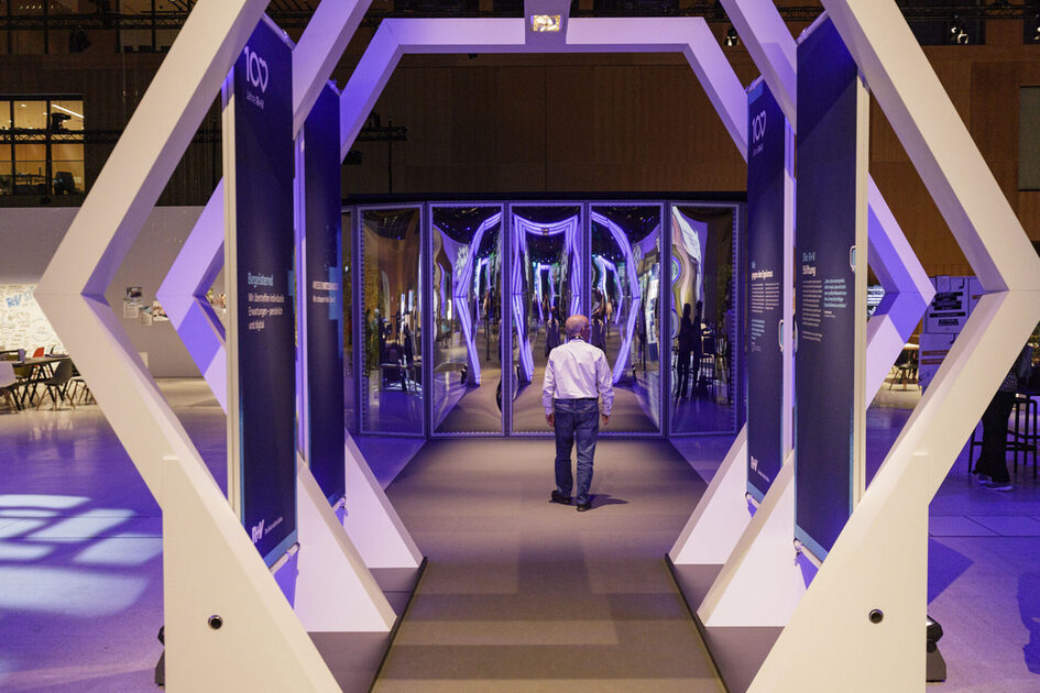 Kuzey Halle'de kilit