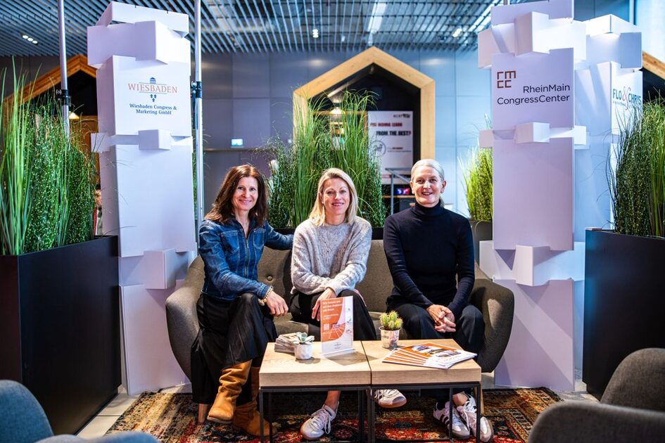 Командное фото с Ульрике Тайс, Анникой Шаад-Дидерих, Анной Моцки